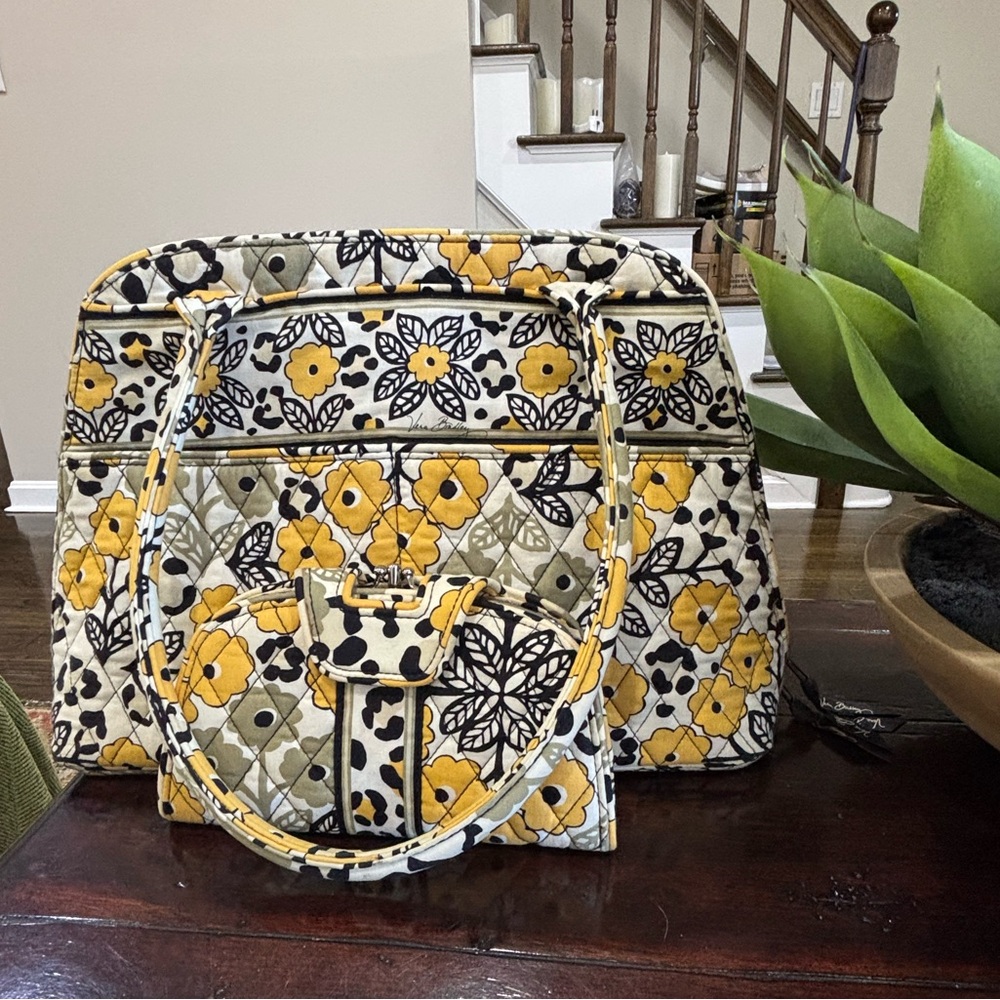 Quilted Floral Tote and Wristlet Set in Yellow and Black